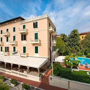 Parma E Oriente Wellness & Отель